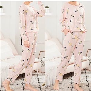 NWT Pineapple printed pajamas